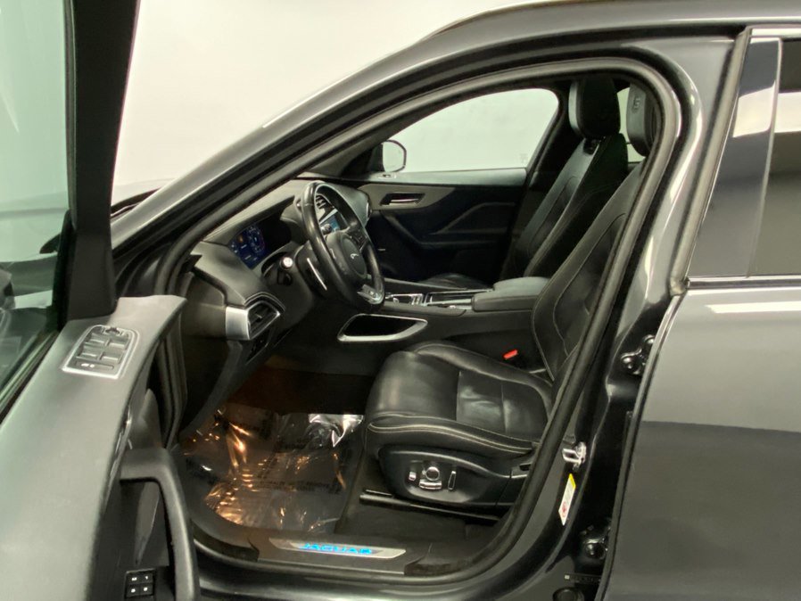 Used 2019 Jaguar F-PACE S image 20