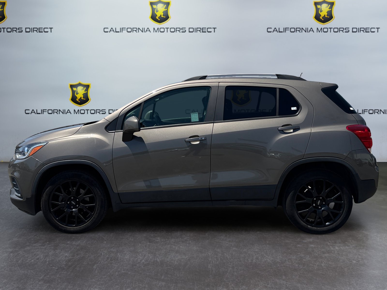 Used 2021 Chevrolet Trax LT w/ Sport Edition FWD image 2