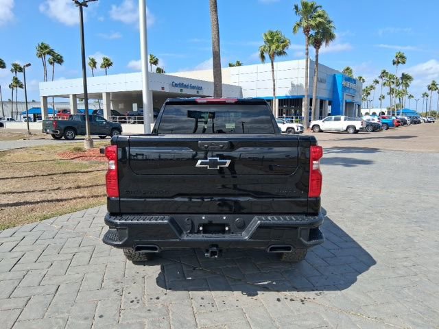 Used 2025 Chevrolet Silverado 1500 Custom Trail Boss w/ Dark Appearance Package AWD/4WD image 5