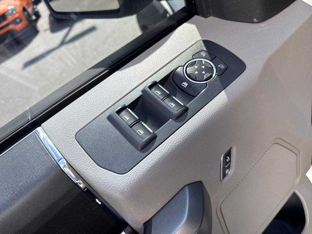 Used 2016 Ford F150 XLT AWD/4WD image 17