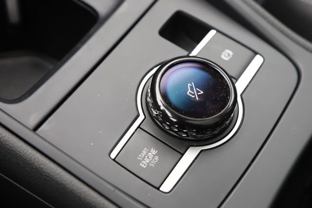 Used 2025 Volkswagen Tiguan SE w/ Panoramic Sunroof Package image 25