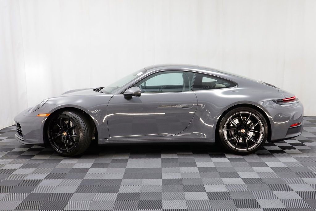 Used 2025 Porsche 911 Carrera image 4