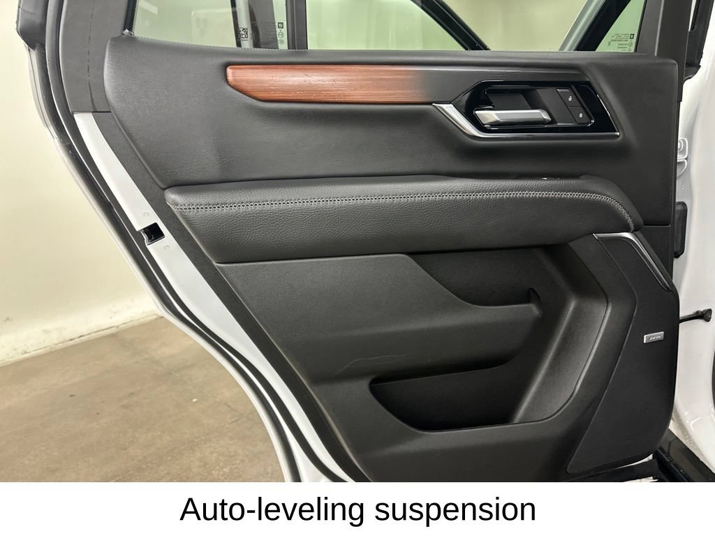 Used 2025 GMC Yukon Denali AWD/4WD image 35