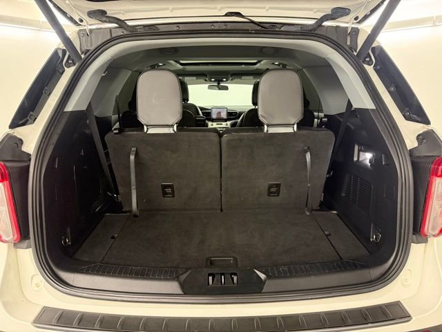 Used 2021 Ford Explorer XLT w/ Equipment Group 202A image 38