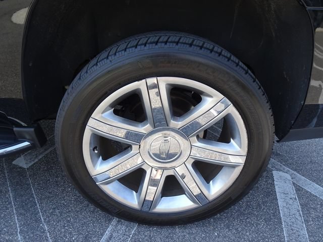 Used 2017 Cadillac Escalade Luxury AWD/4WD image 42