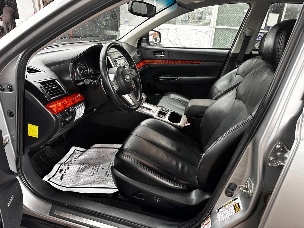 Used 2011 Subaru Outback 2.5i Limited w/ PWR Moonroof Pkg image 14