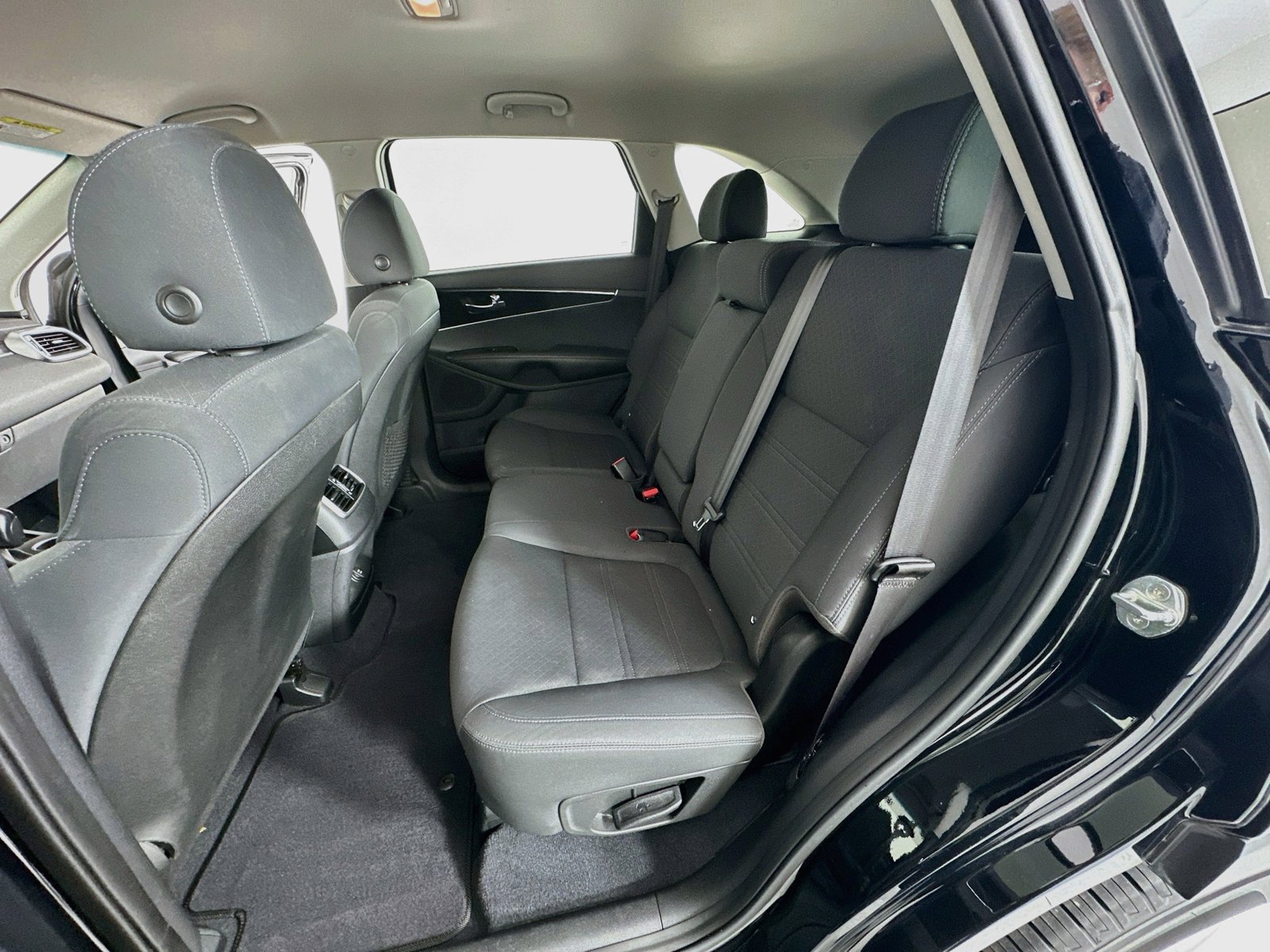 Used 2020 Kia Sorento L FWD image 29