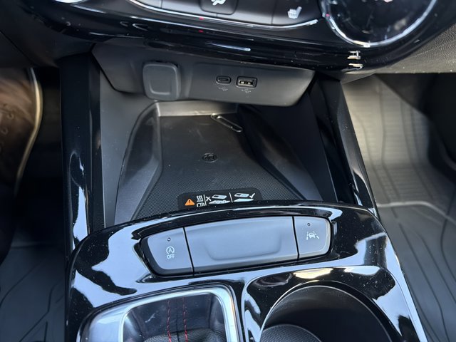 New 2026 Chevrolet Trax RS w/ Sunroof Package image 19