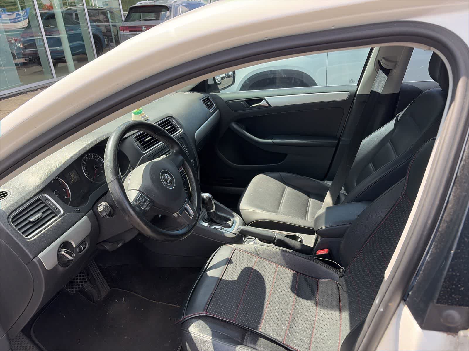 Used 2013 Volkswagen Jetta SE FWD image 5