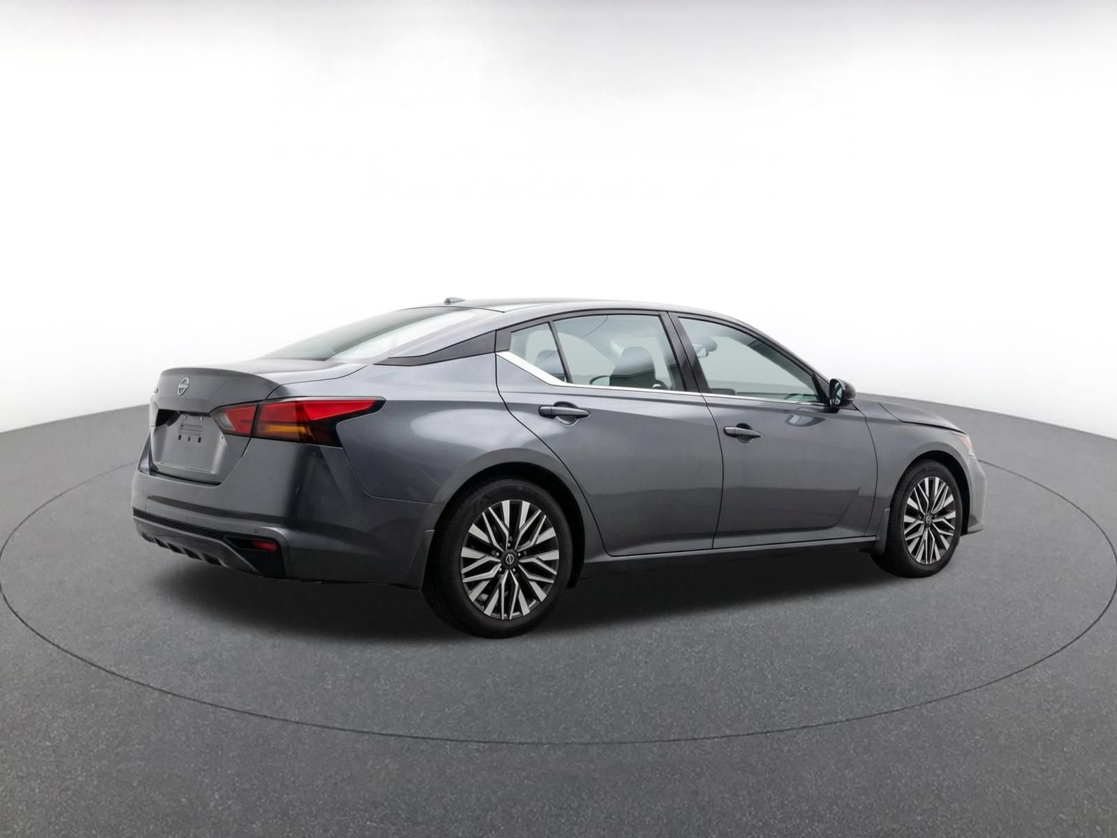 Used 2026 Nissan Altima 2.5 SV FWD image 7