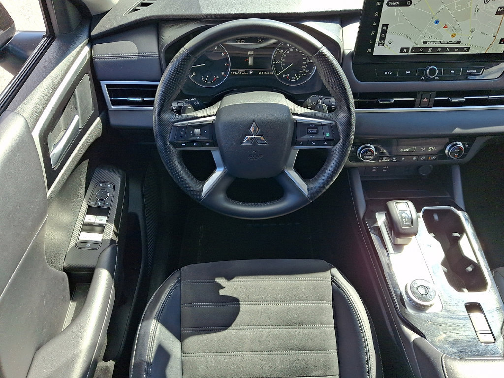 Used 2025 Mitsubishi Outlander SE FWD image 15