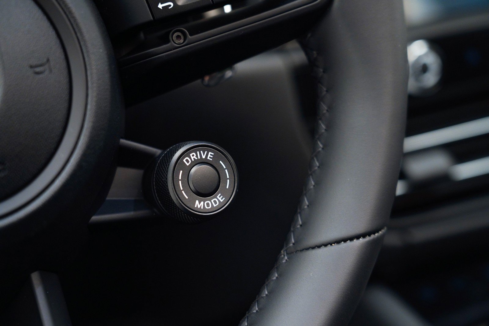 New 2026 Porsche Macan S image 31