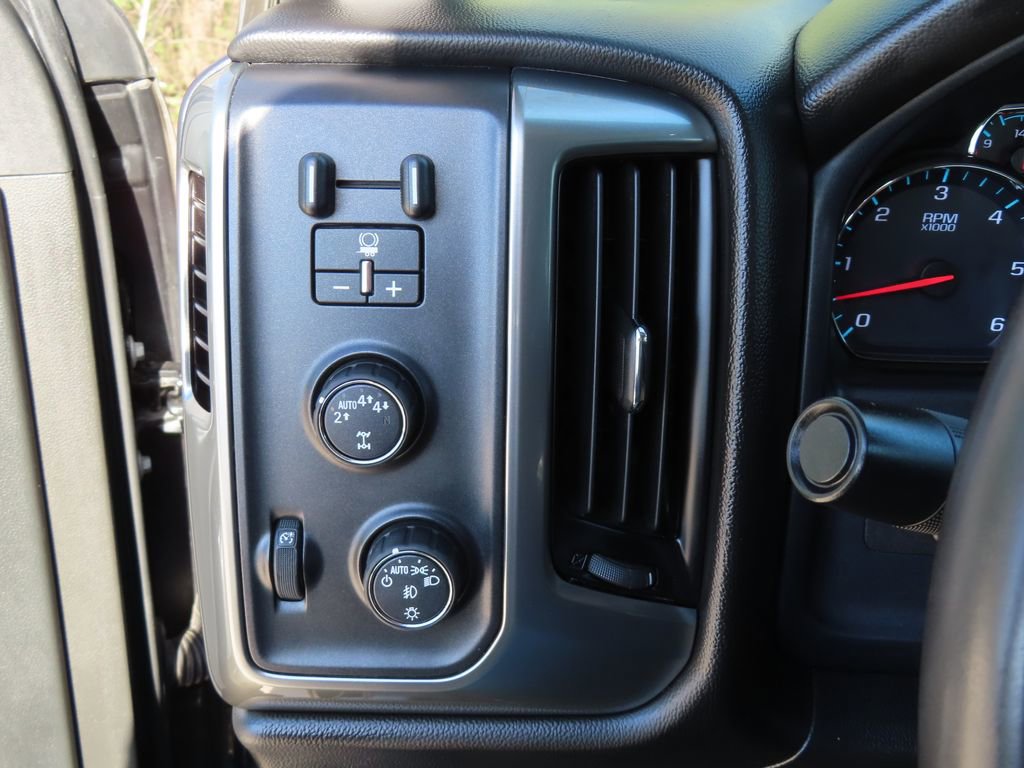 Used 2017 Chevrolet Silverado 1500 LT w/ All Star Edition AWD/4WD image 11