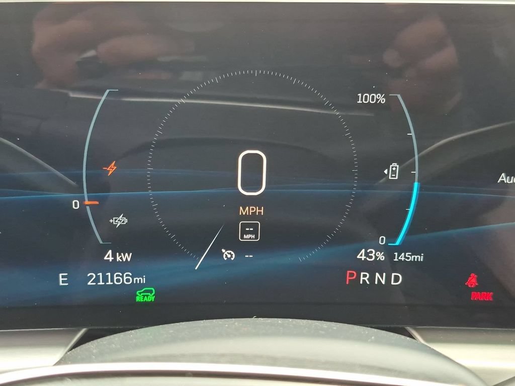 Certified 2024 Cadillac Lyriq Luxury RWD image 3