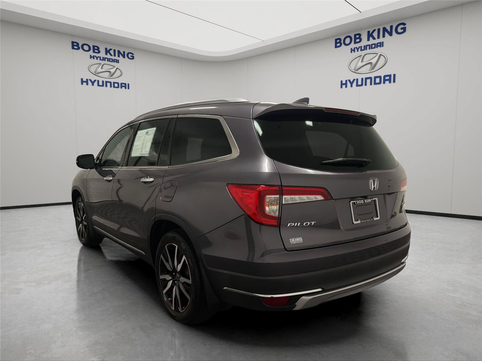 Used 2022 Honda Pilot Touring image 3