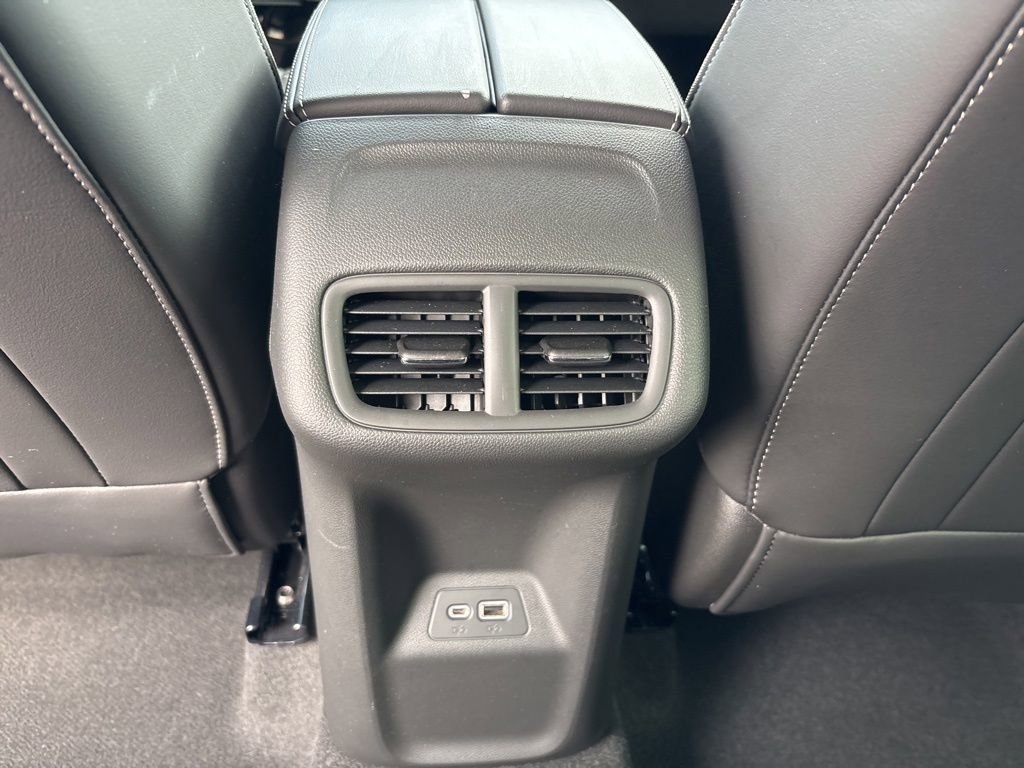 Used 2023 Buick Envision Essence AWD/4WD image 21