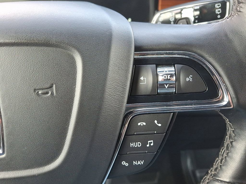 Used 2019 Lincoln Navigator Reserve image 24