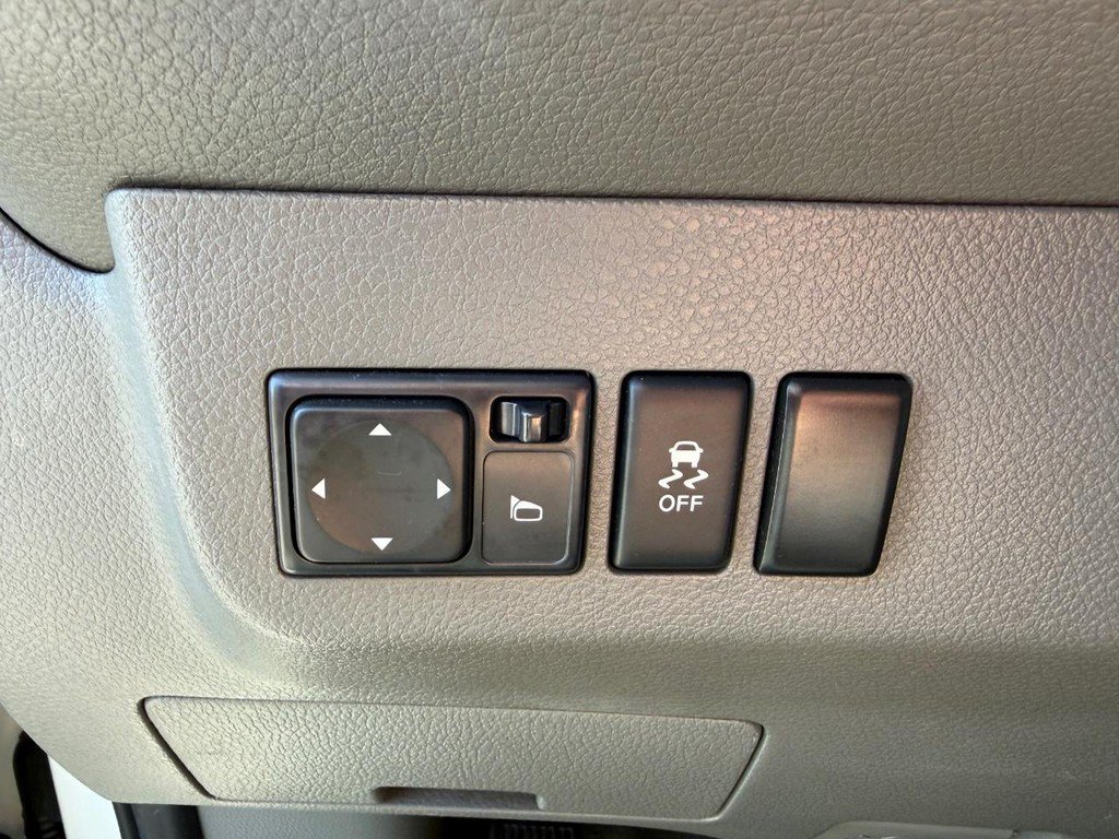 Used 2015 Nissan NV 3500 SV w/ Technology Package RWD image 37