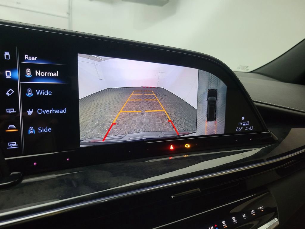 Used 2023 Cadillac Escalade Premium Luxury w/ Performance Package image 29