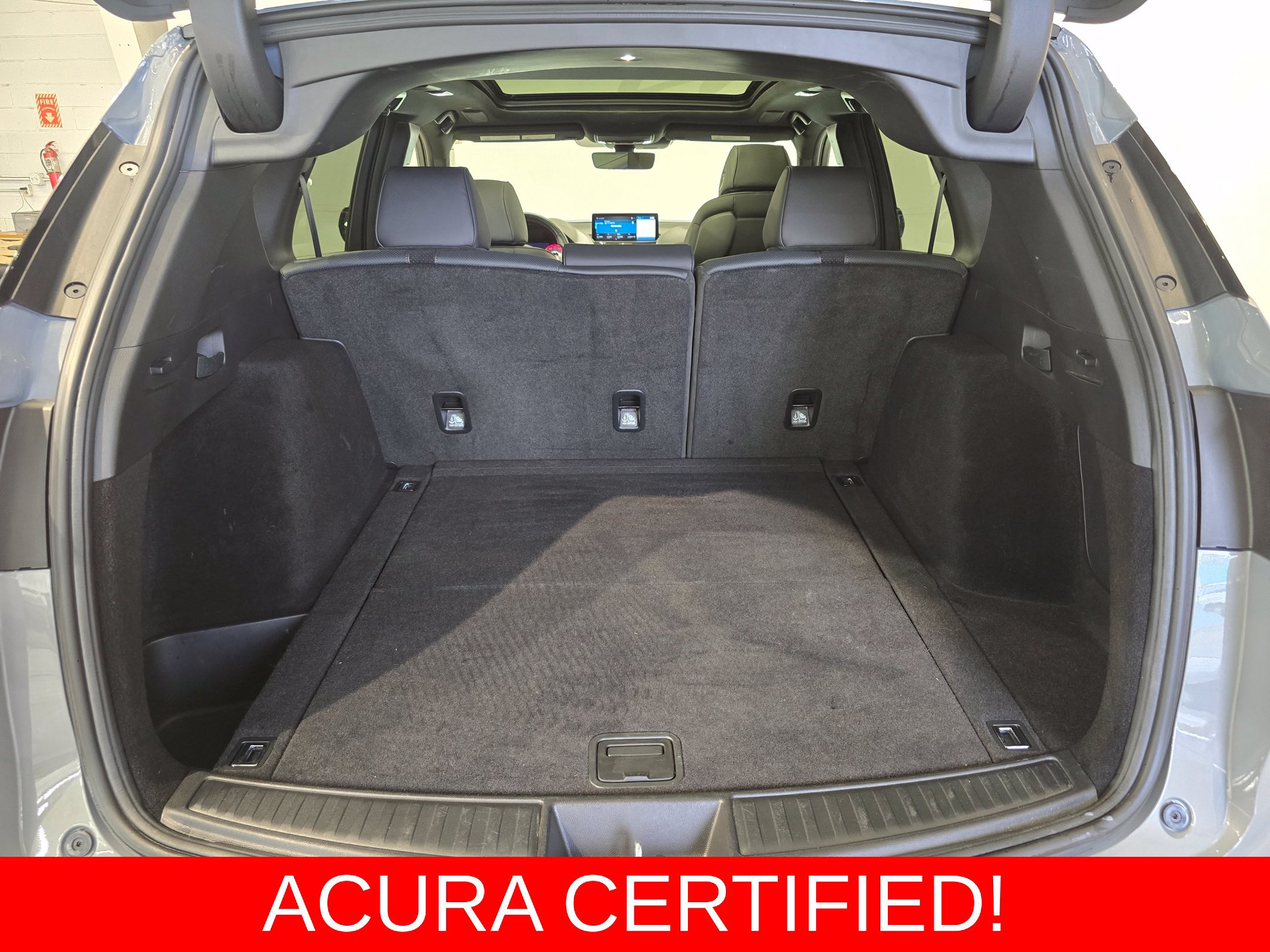 Certified 2025 Acura RDX w/ Advance Package AWD/4WD image 8