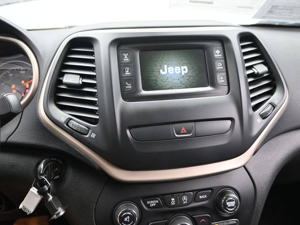 Used 2017 Jeep Cherokee Altitude image 34