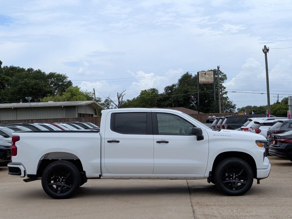 New 2026 Chevrolet Silverado 1500 Custom w/ LPO, Dark Essentials Package RWD image 9
