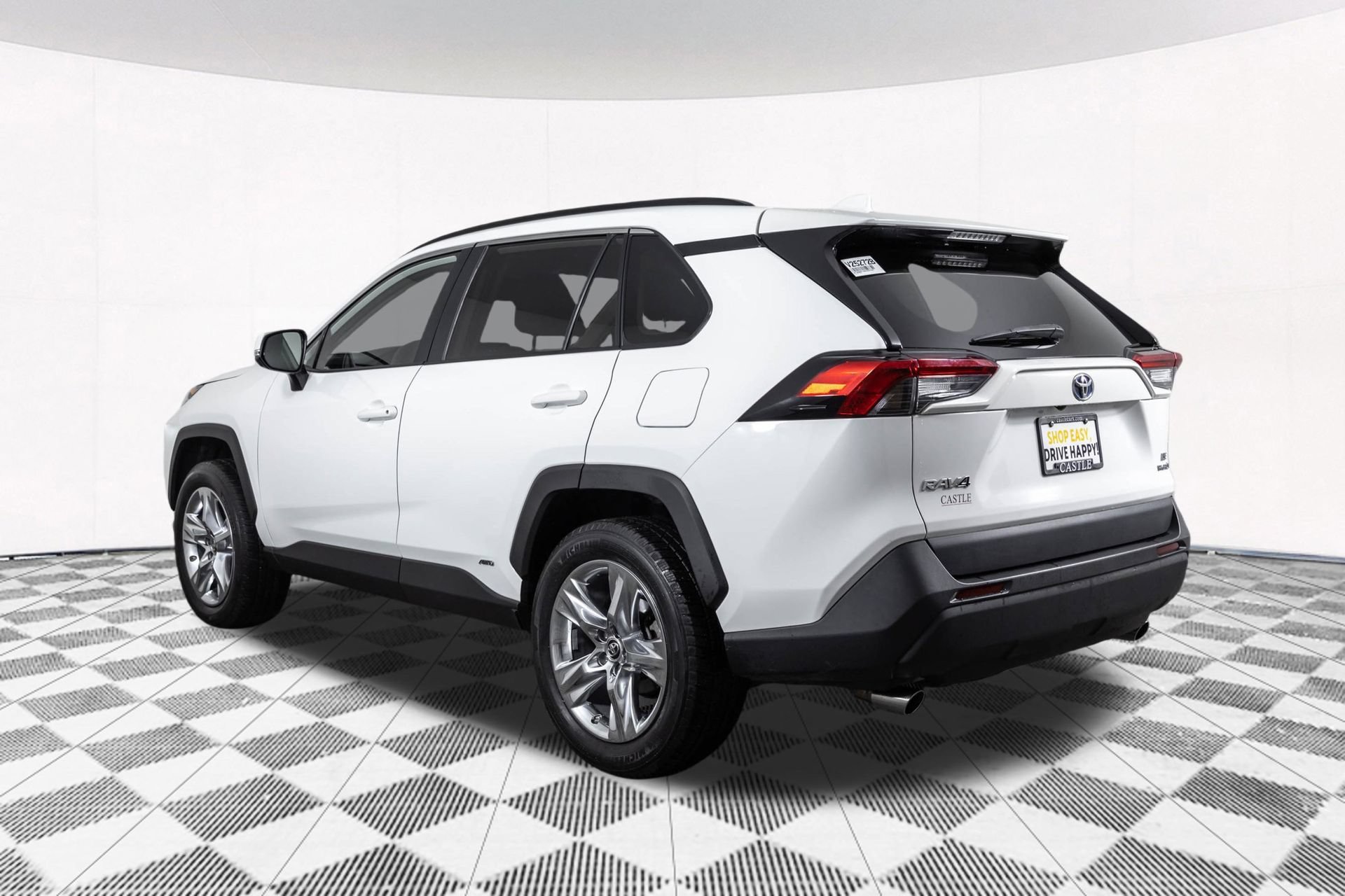 Used 2022 Toyota RAV4 LE AWD/4WD image 14