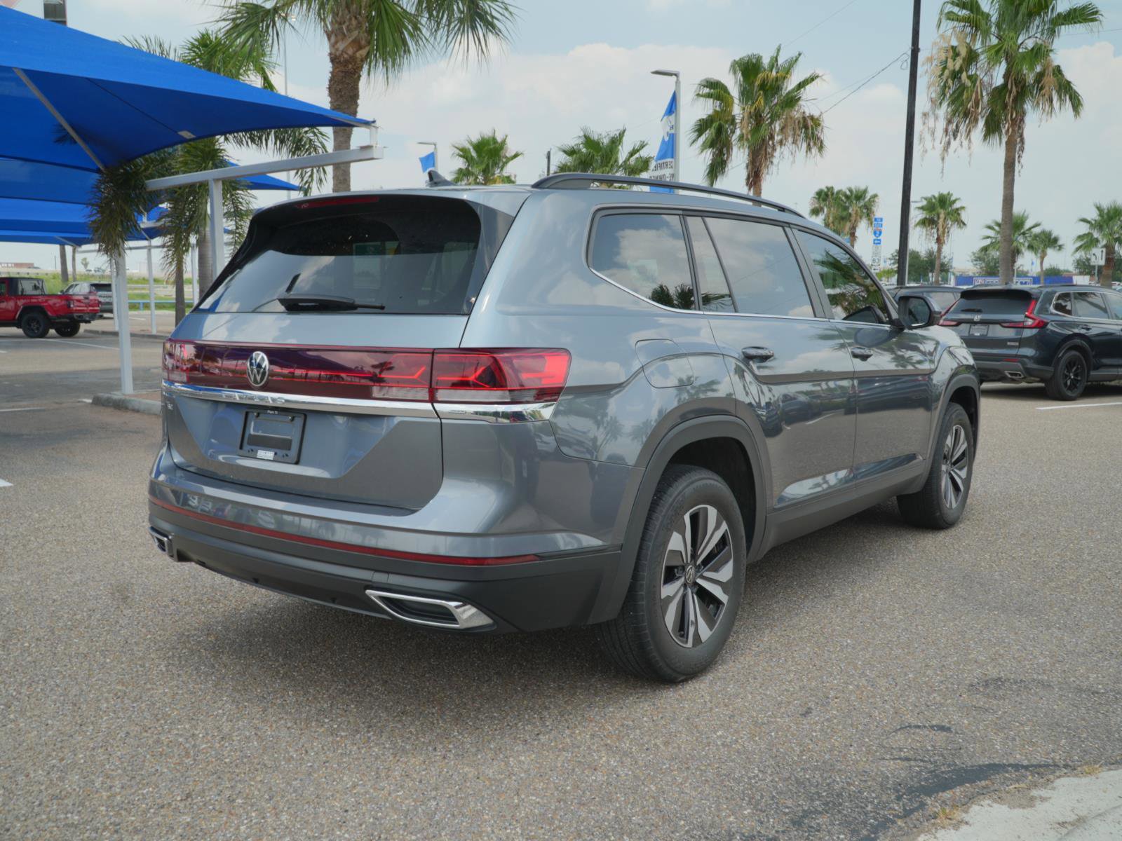 Used 2024 Volkswagen Atlas SE FWD image 5