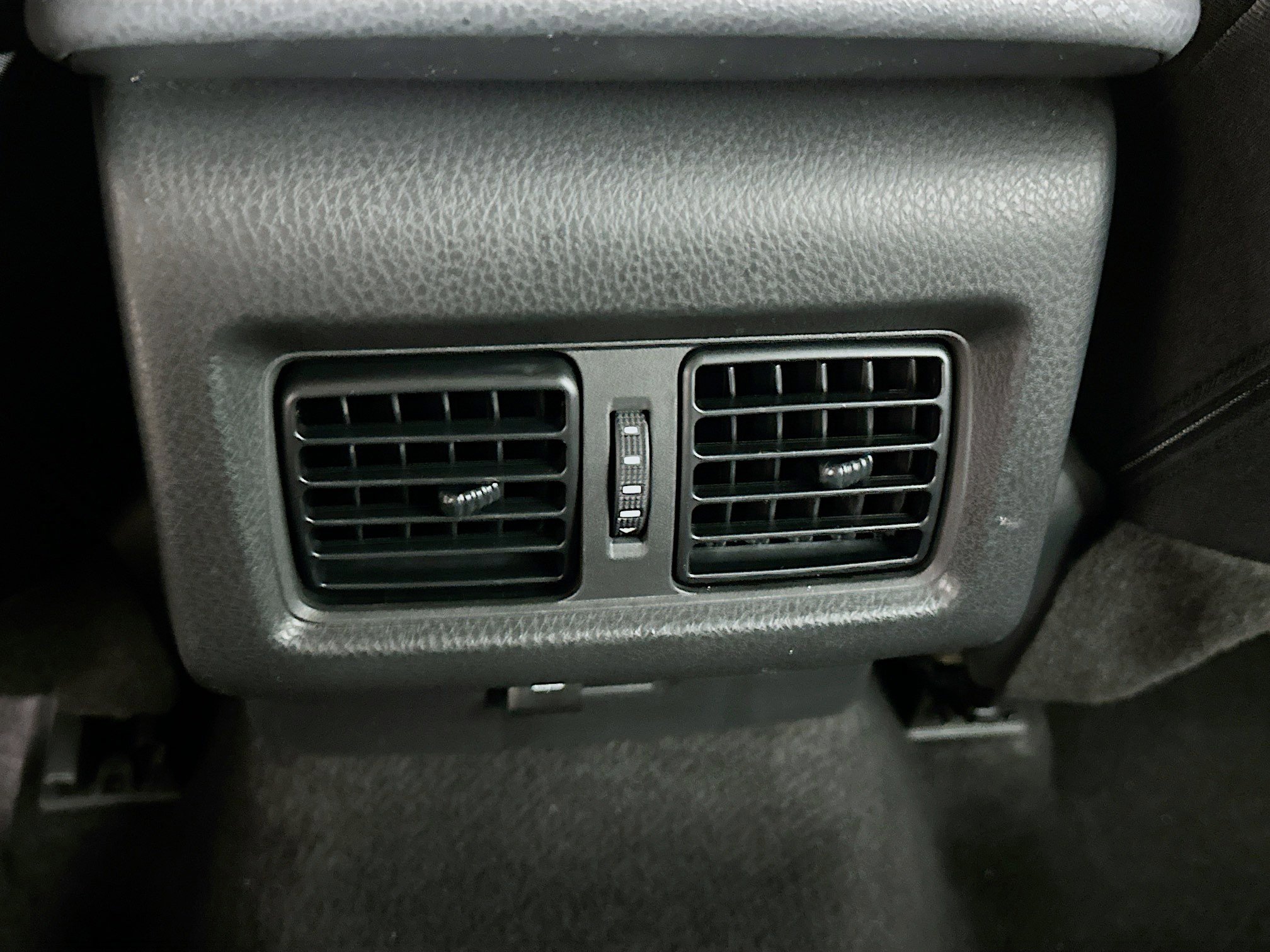 Used 2025 Toyota Camry LE image 27