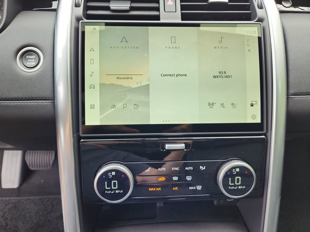 Certified 2025 Land Rover Discovery S AWD/4WD image 17