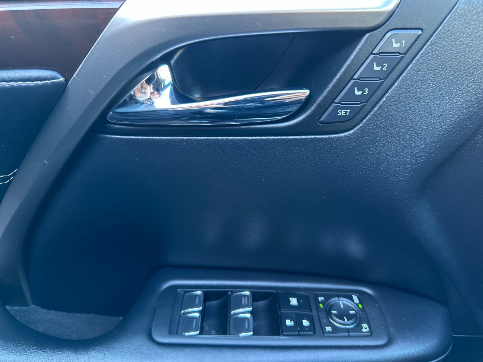 Used 2019 Lexus RX 450h AWD image 10