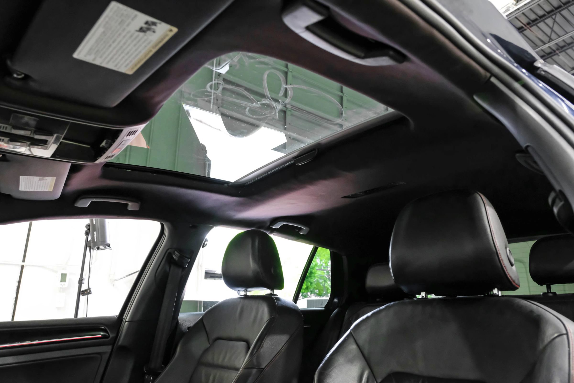 Used 2015 Volkswagen GTI SE FWD image 31