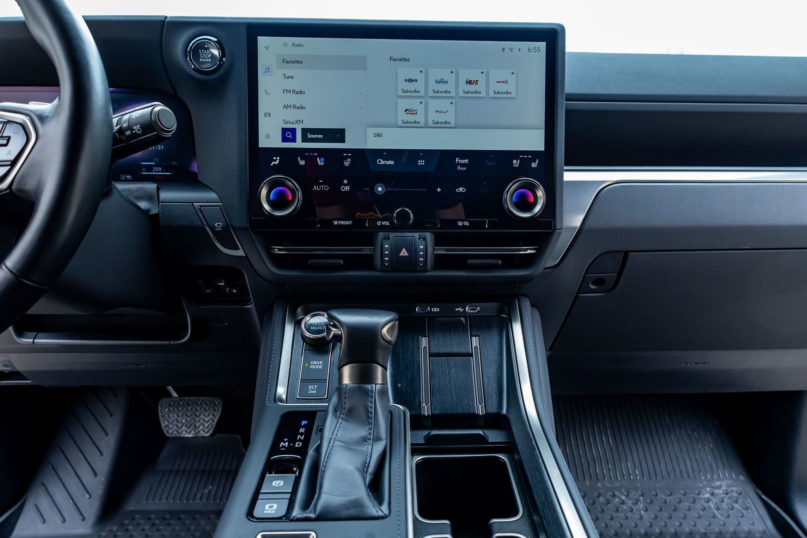 Used 2024 Lexus GX 550 w/ Accessory Package (2T) AWD/4WD image 23