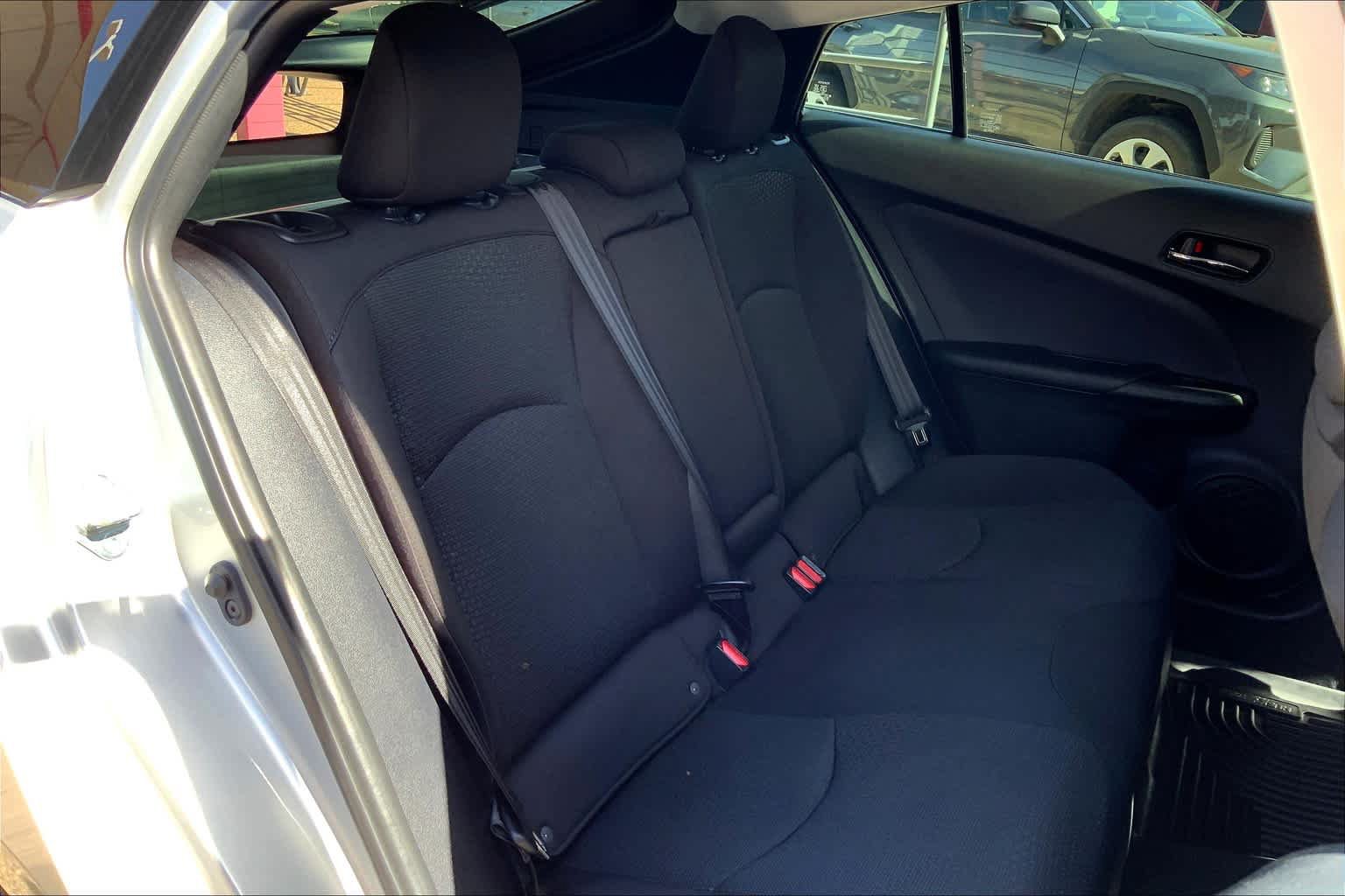 Used 2020 Toyota Prius LE FWD image 19