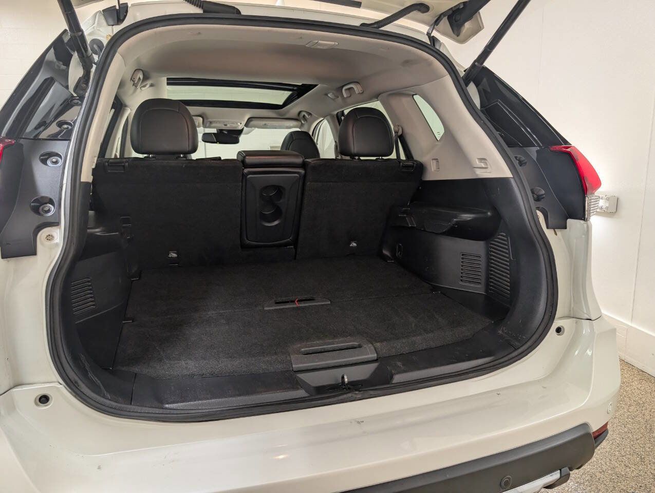 Used 2019 Nissan Rogue SL image 15