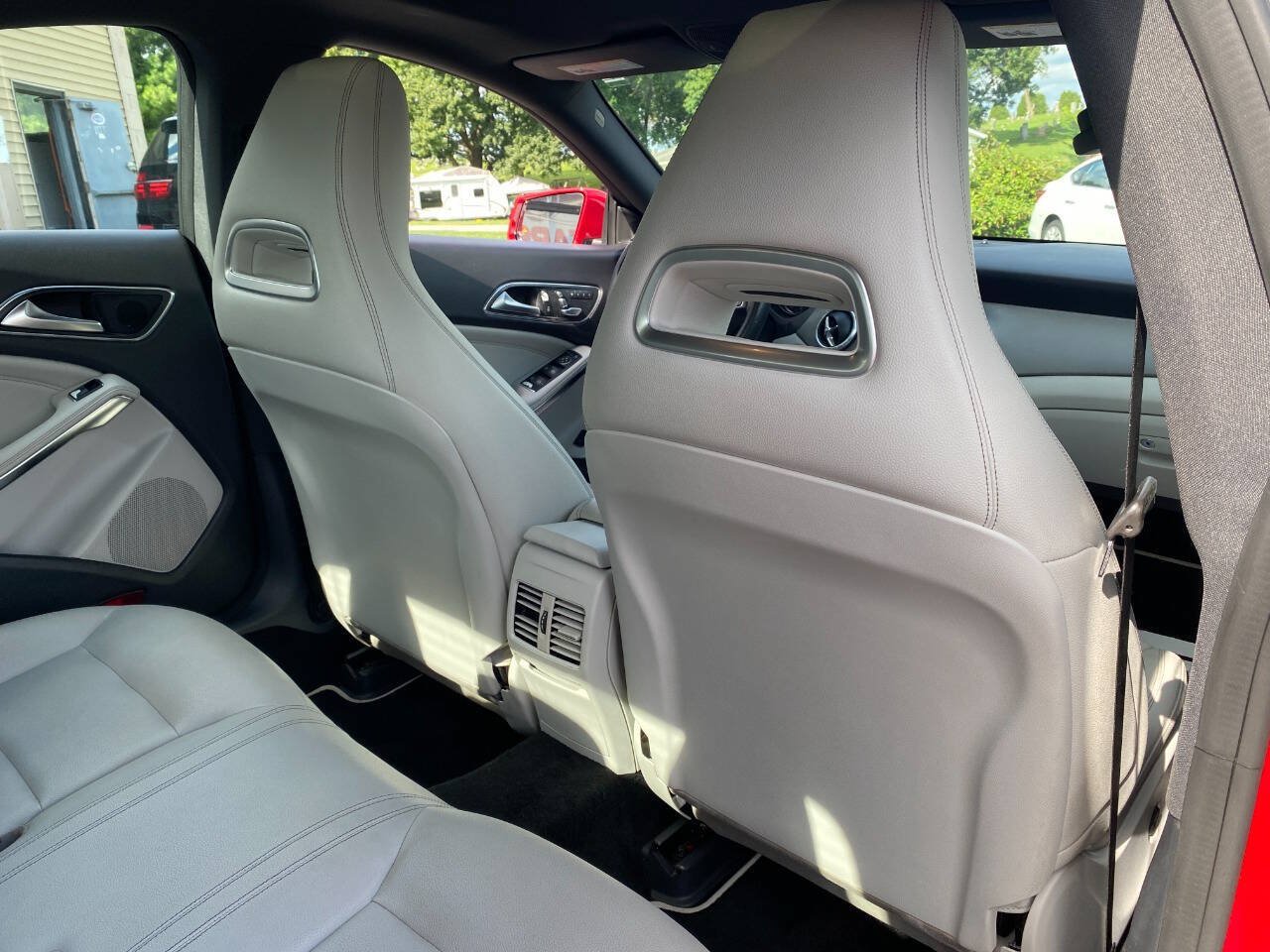 Used 2017 Mercedes-Benz CLA 250 image 28