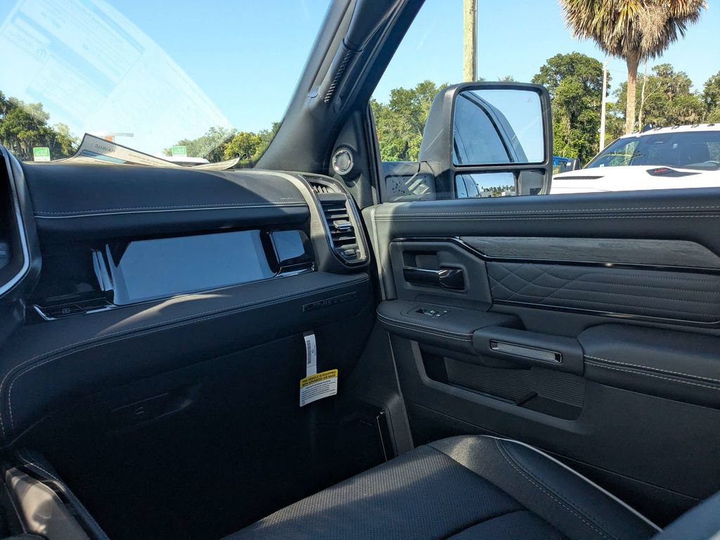 New 2026 RAM 2500 Laramie Limited AWD/4WD image 16