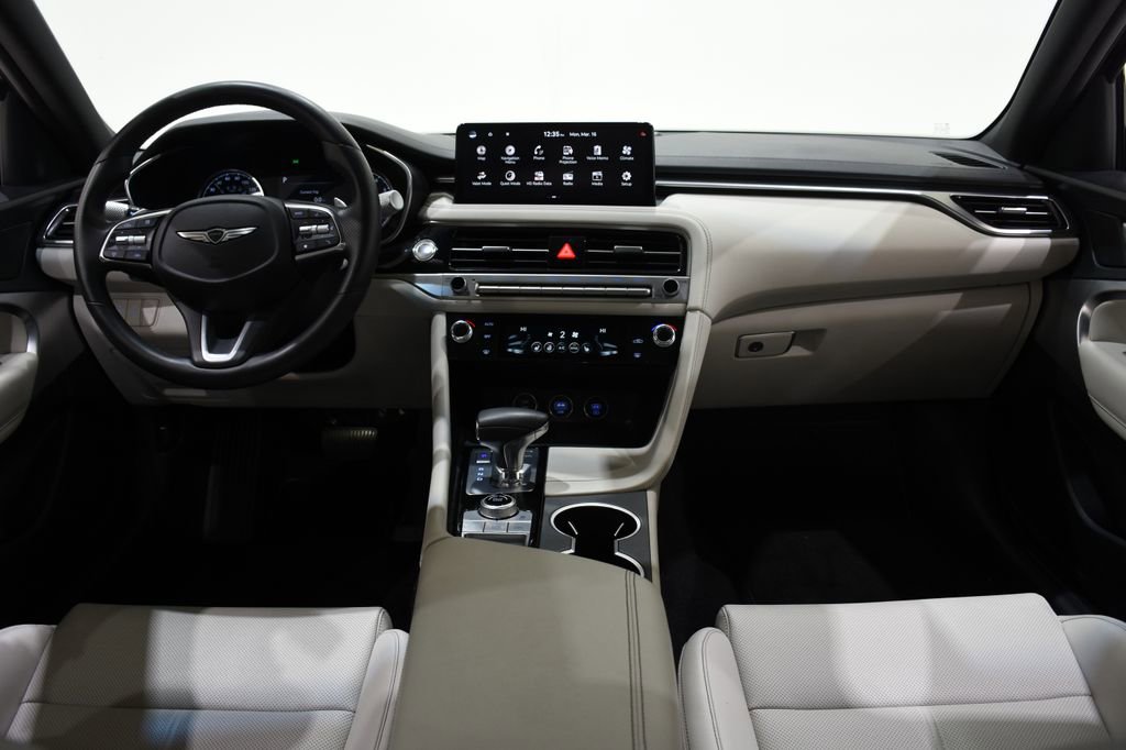 Used 2025 Genesis G70 2.5T image 8