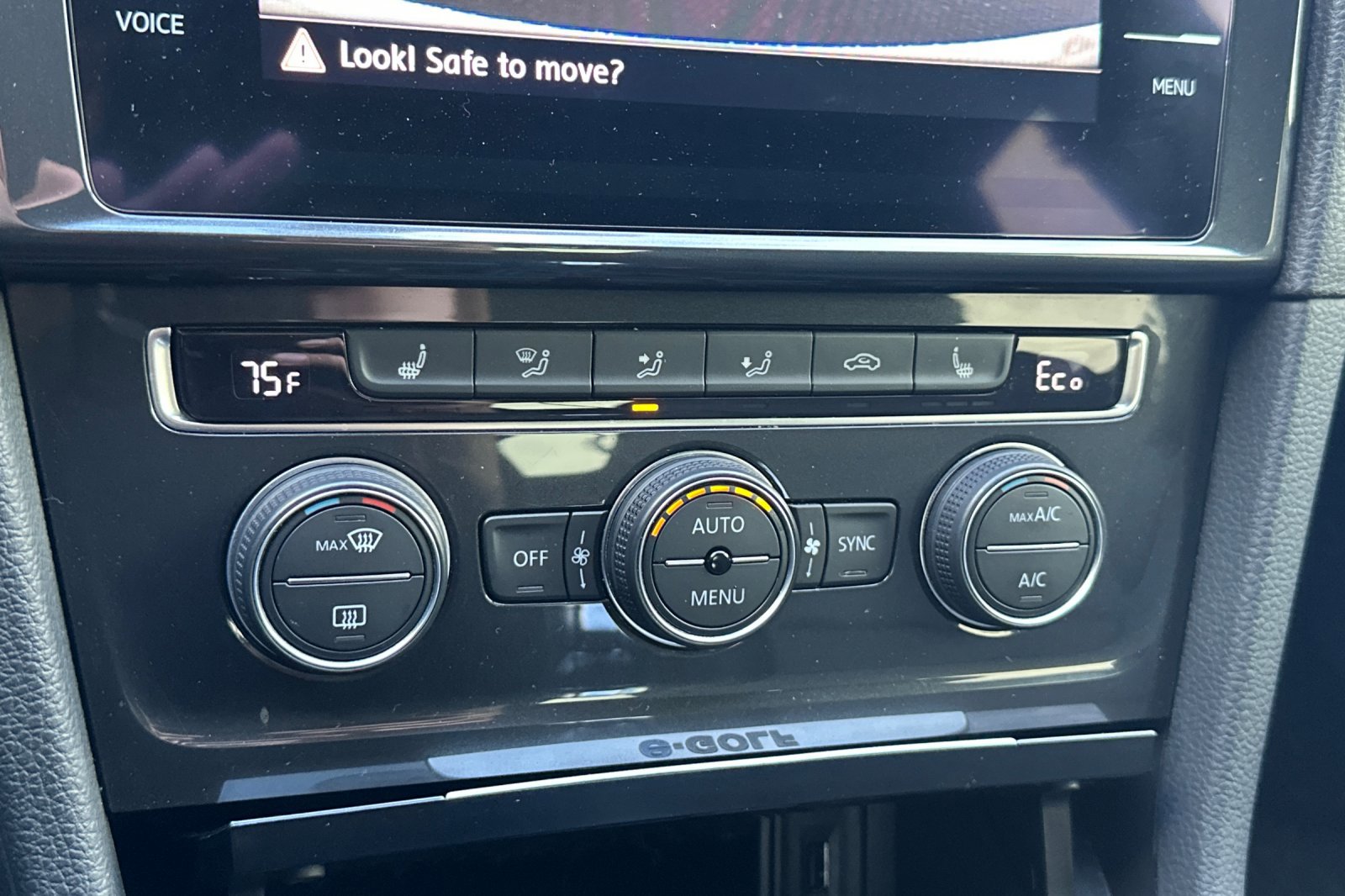 Used 2019 Volkswagen e-Golf SE w/ Driver Assistance Package image 21