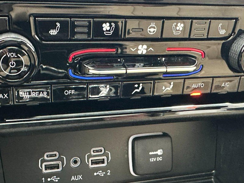 Used 2025 Jeep Grand Cherokee Limited w/ Luxury Tech Group II image 23