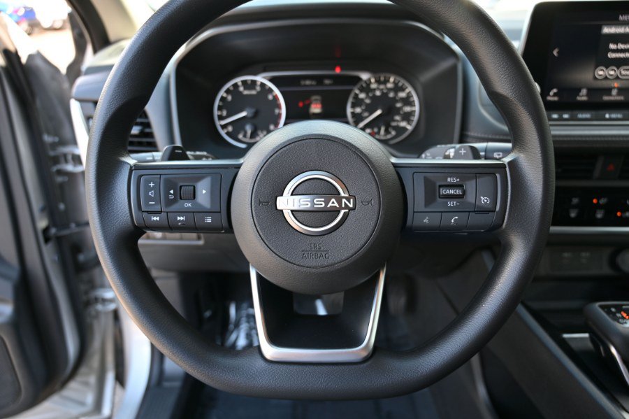Used 2024 Nissan Rogue S FWD image 19