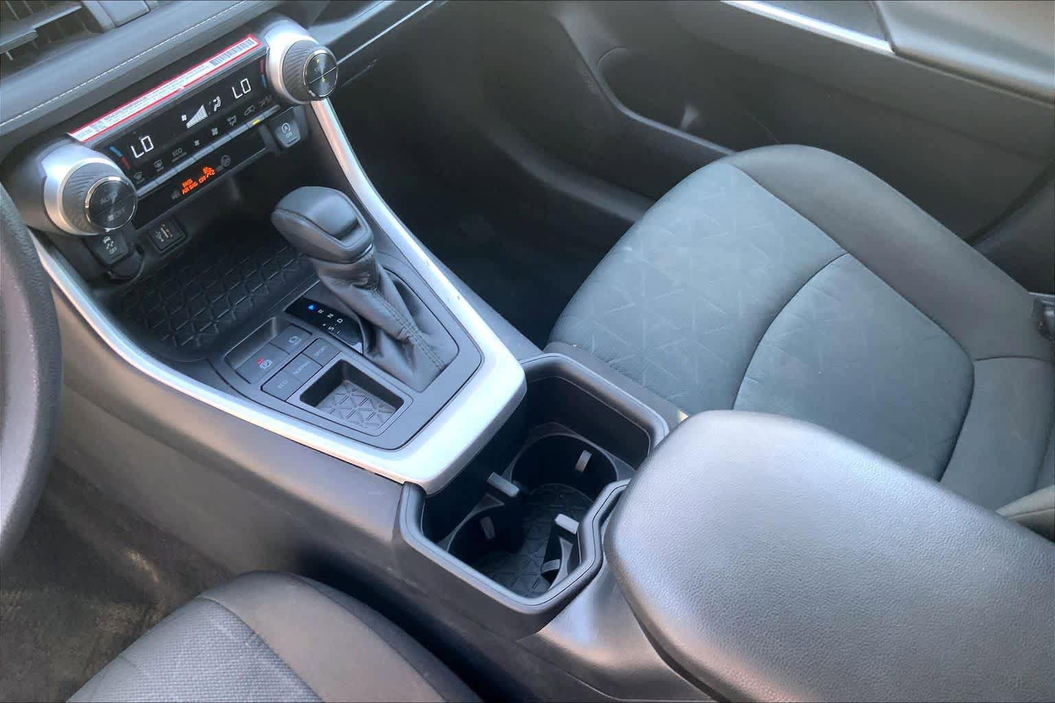 Used 2025 Toyota RAV4 XLE FWD image 16