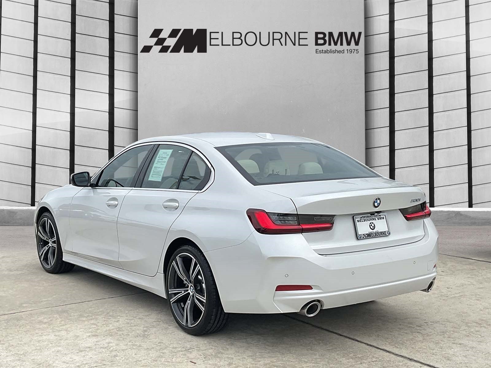 Used 2024 BMW 330i Sedan w/ Convenience Package RWD image 6