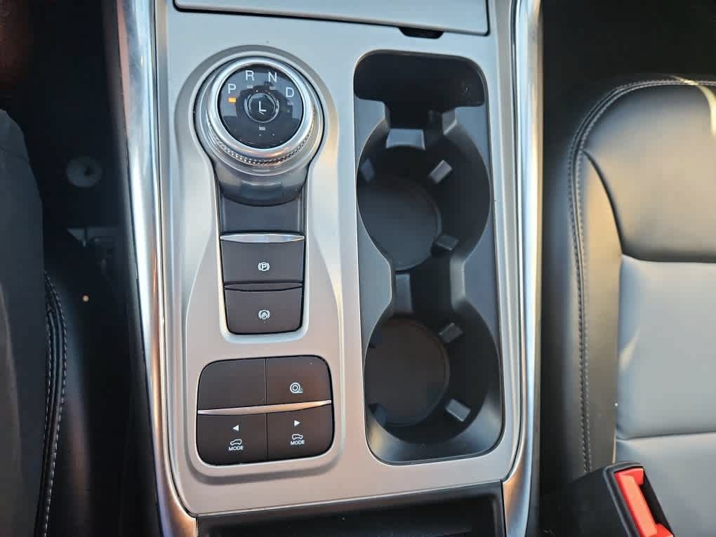 Used 2023 Ford Explorer XLT w/ Equipment Group 202A RWD image 19