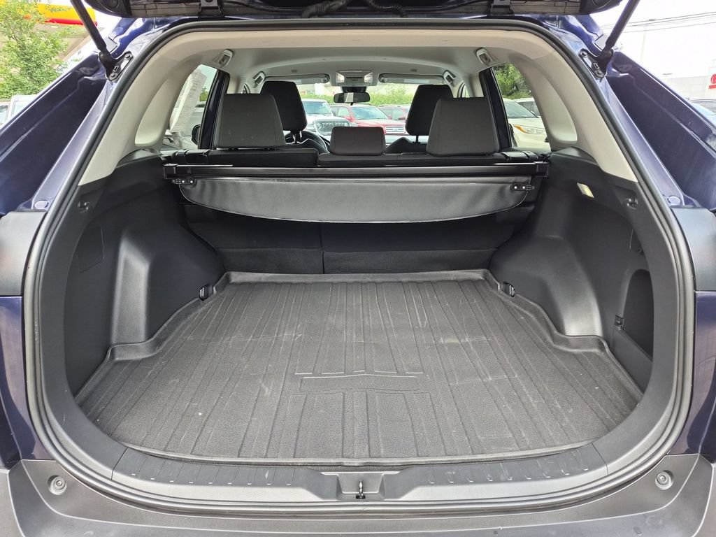 Used 2023 Toyota RAV4 XLE AWD/4WD image 29