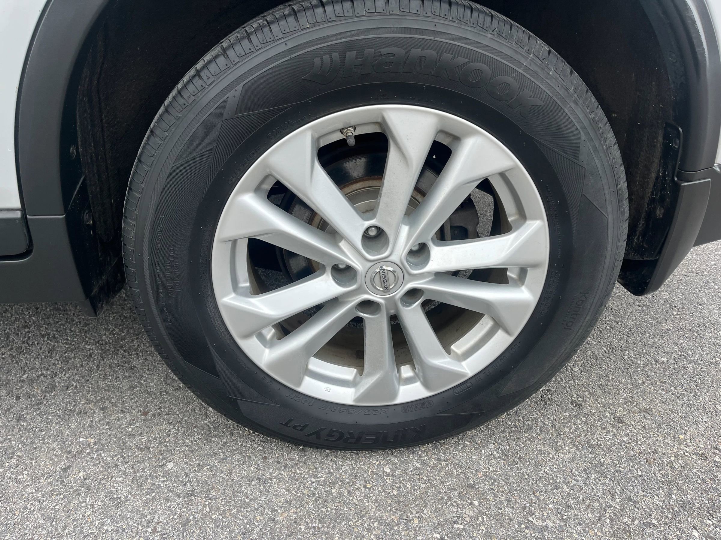 Used 2015 Nissan Rogue SV image 20