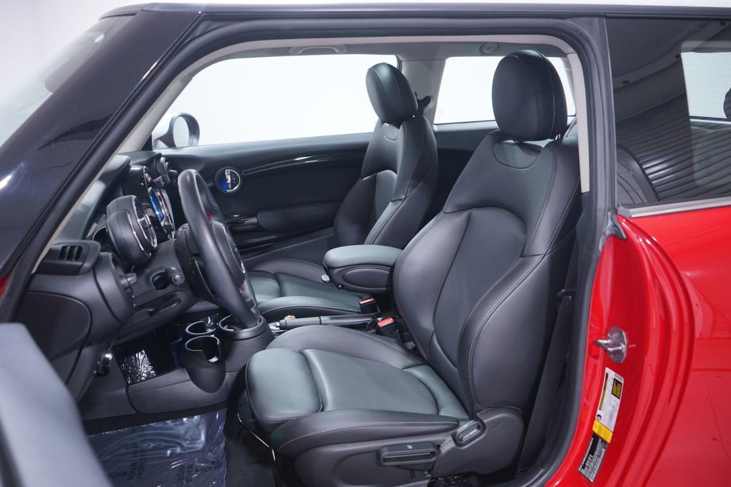 Used 2019 MINI Cooper S w/ Signature Upholstery Package FWD image 7