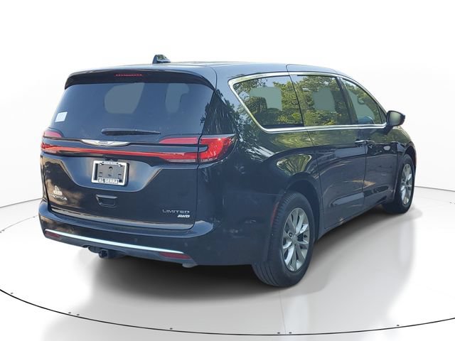 New 2026 Chrysler Pacifica Limited w/ Trailer Tow Group AWD/4WD image 4