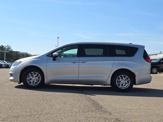 Used 2023 Chrysler Voyager LX FWD image 22