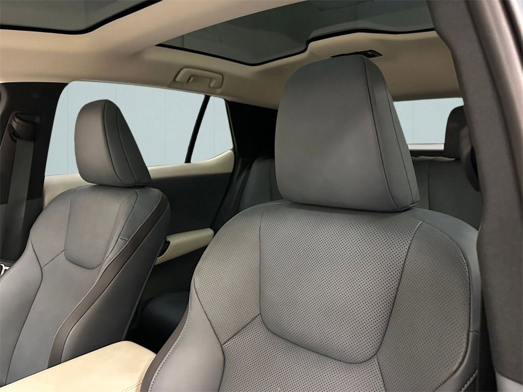 Used 2024 Lexus RZ 300e Premium image 39